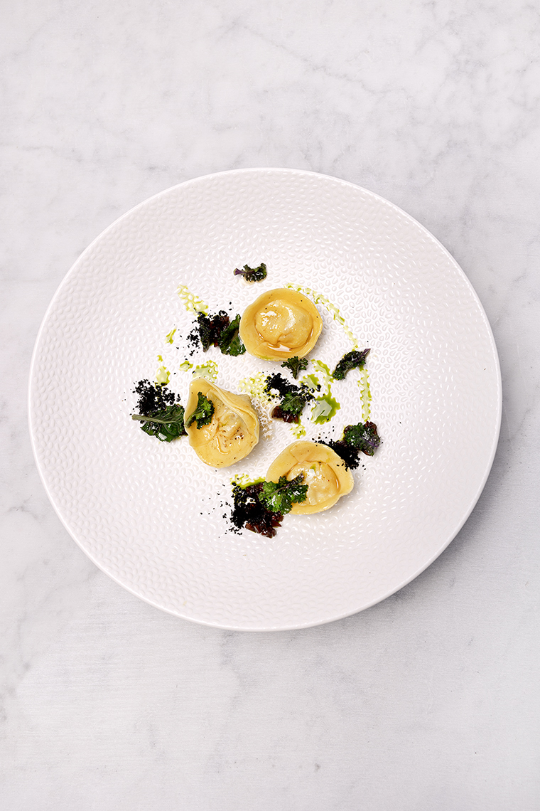 Tortellini Van Gekonfijte Konijn Met Compote Van Rode Ui Gastronomixs